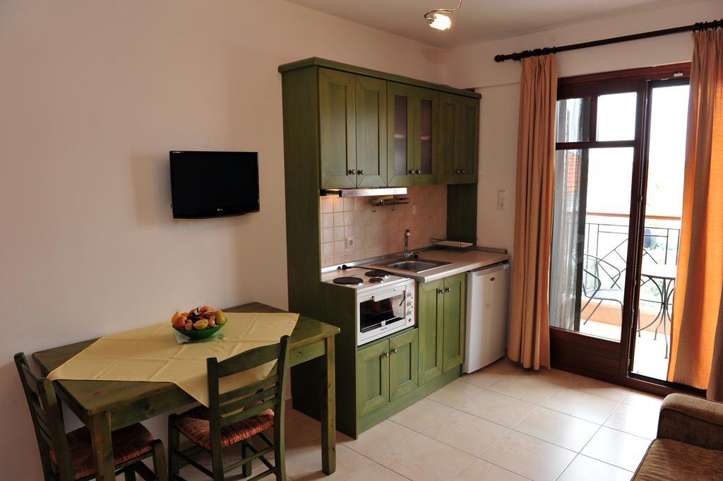 Pansion Evi Apartment Amoliani Ruang foto